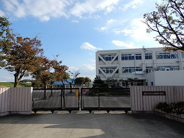 神領小学校 900m