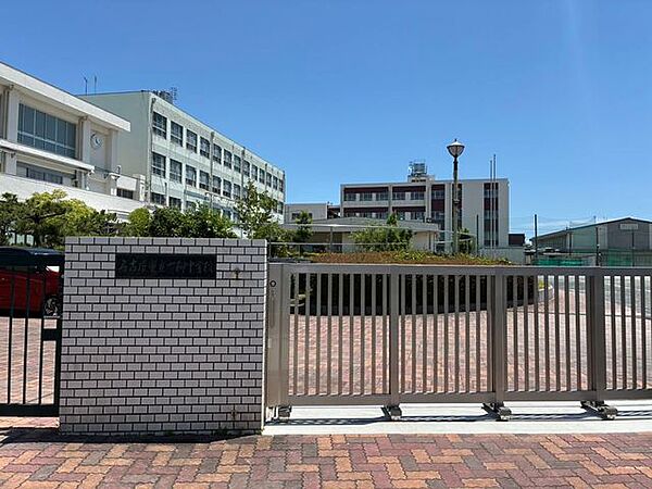 一柳中学校 600m