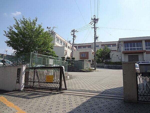 滝川小学校 400m