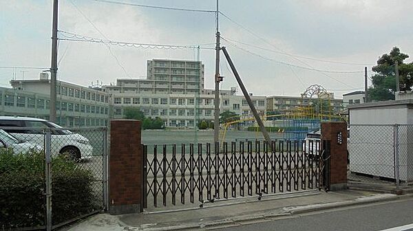 栄生小学校 480m