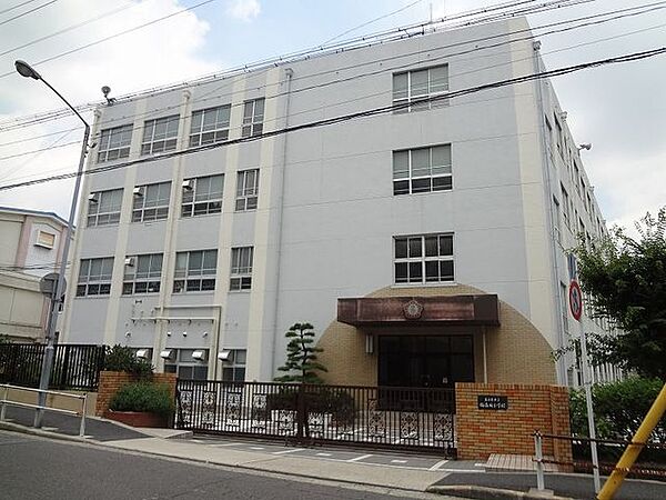 梅森坂小学校 625m