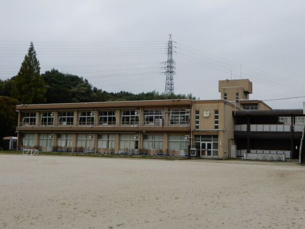帷子小学校 1500m