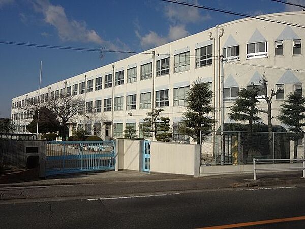 猪子石小学校 240m