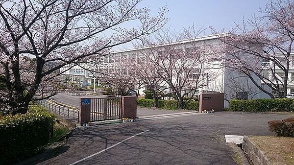 明倫小学校 1440m