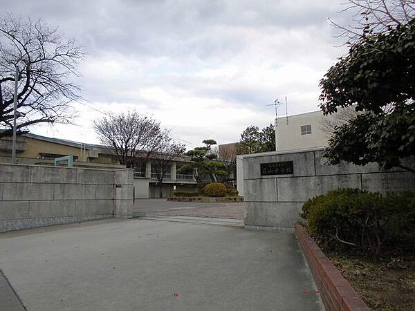 萩山中学校 1450m