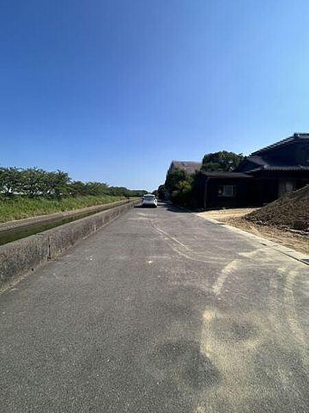 前面道路を含む現地写真