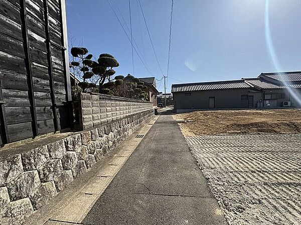 東側道路