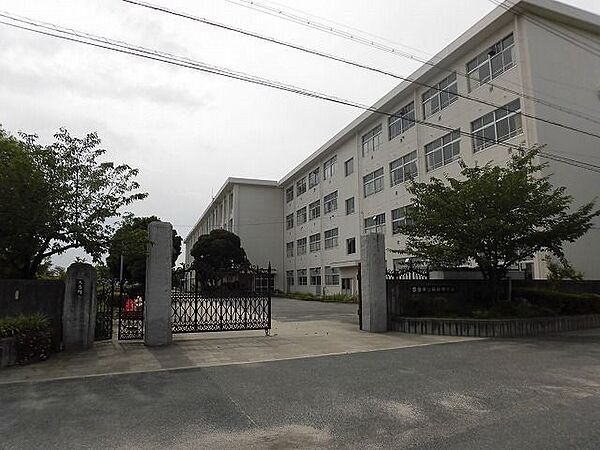 前林中学校 540m