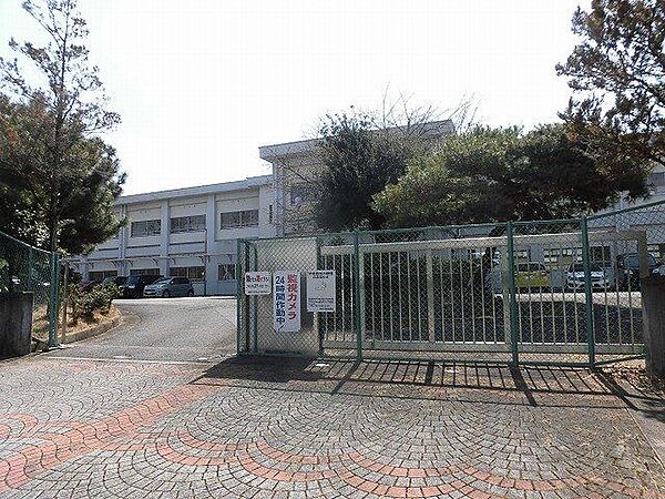 前山小学校 1500m