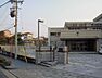 周辺：自由ケ丘小学校 240m