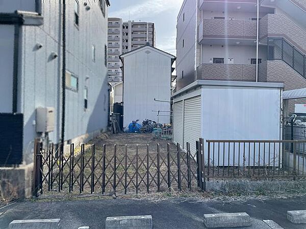 北側より