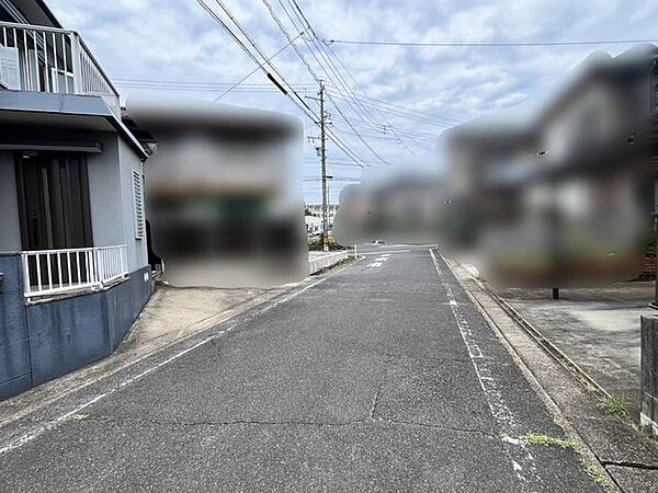 前面道路含む外観