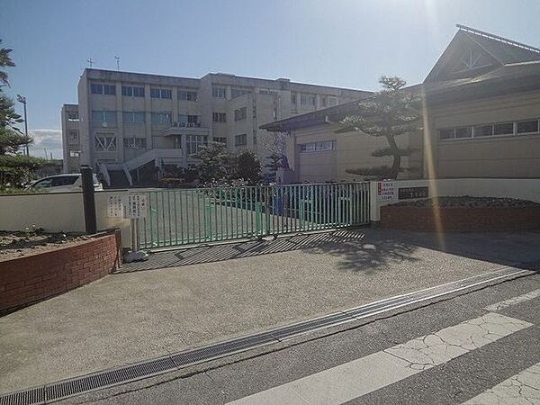 東中学校 350m