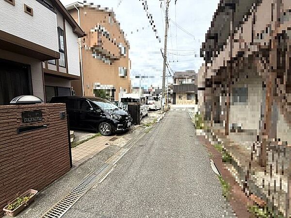 前面道路は幅員約4mです。