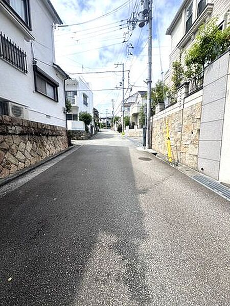 前面道路　約6．1ｍ　駐車しやすい道路幅員