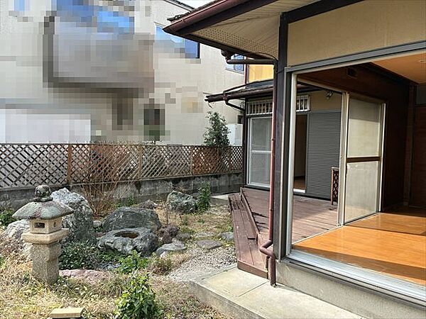 お庭部分です。