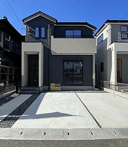 外観:新しい暮らしを始めるなら、この街並みに佇む一戸建てはいかがでしょうか。駐車スペースもゆとりがあります。現地でご覧ください。 外観:新しい暮らしを始めるなら、この街並みに佇む一戸建てはいかがでしょうか。駐車スペースもゆとりがあります。現地でご覧ください。