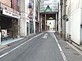 様々な店舗が並...