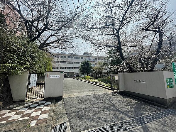 北九州市立青山小学校（219m）