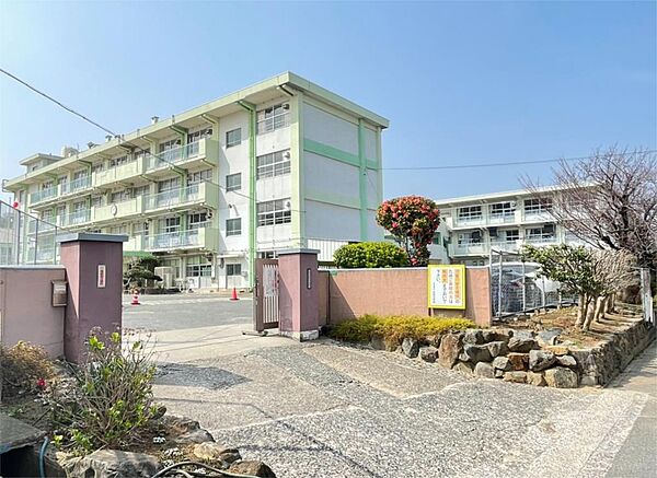 北九州市立小石小学校（640m）