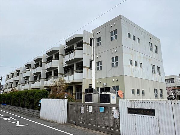 北九州市立飛幡中学校（690m）