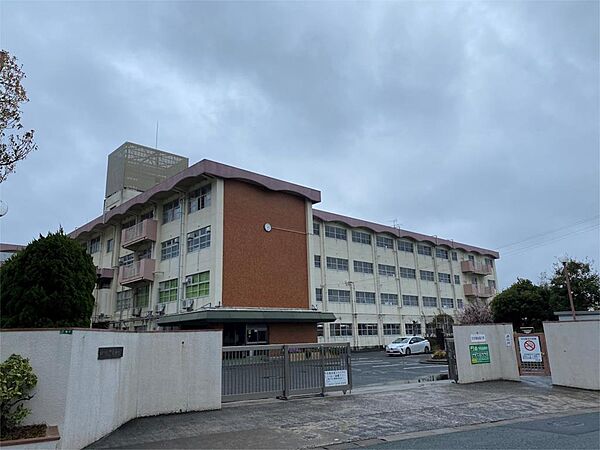 北九州市立二島中学校（956m）