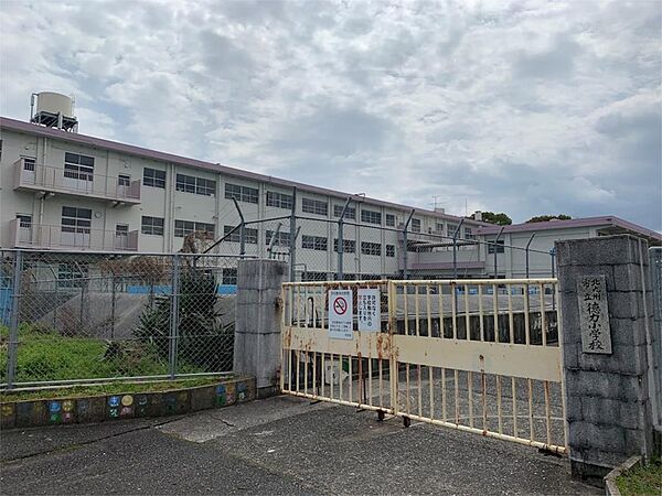 北九州市立徳力小学校（832m）