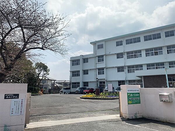 北九州市立南丘小学校（804m）