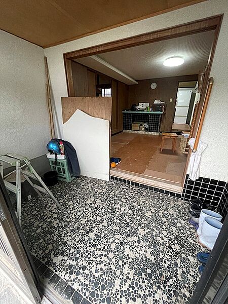 広々とした空間は、お好みの内装で自由にアレンジできます。あなたの理想の住まいを実現してください。