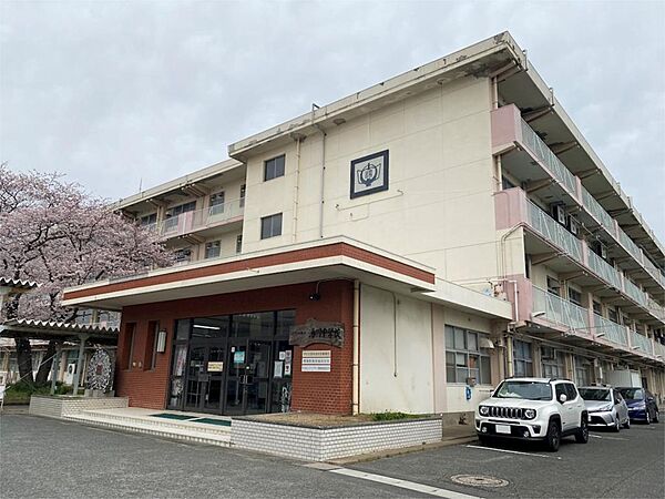 北九州市立湯川中学校（856m）