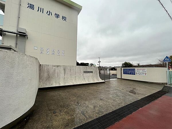 北九州市立湯川小学校（1015m）