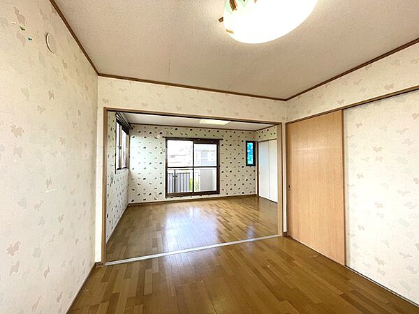 二部屋を繋げて広々とした空間として活用できる居室。ライフスタイルに合わせて間取りを変更できます。