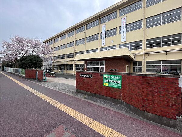 北九州市立足立中学校（420m）