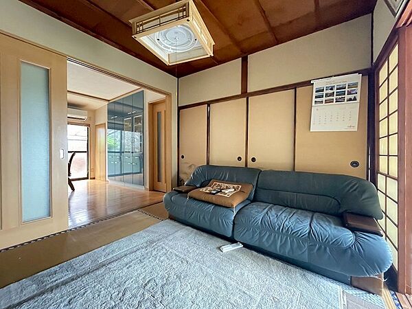 隣接する洋室と繋げれば、開放的な空間に。来客時にも対応しやすい間取りです。