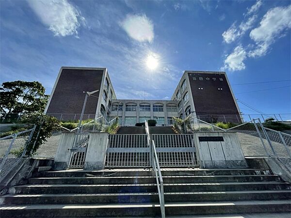 苅田町立苅田中学校（1598m）