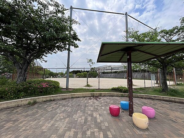 葉山中央公園（614m）