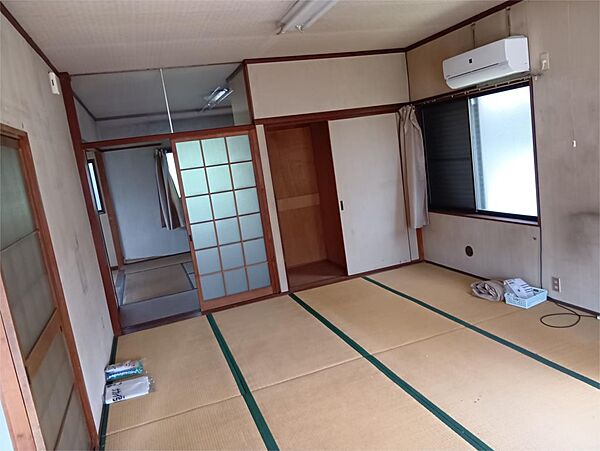 まったりくつろげる和室あります
