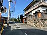 その他：青空が広がる開放的な立地です。自然光が心地よい、明るい住環境が期待できます。前面道路はゆったりとしており、車の出し入れもスムーズです。