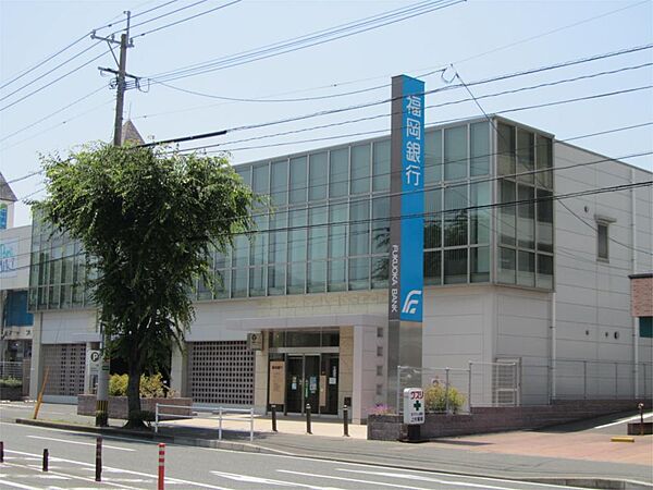 福岡銀行三ケ森支店（480m）