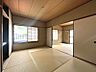 その他：和の趣を感じる広々とした和室。障子を開ければ、光が差し込む開放的な空間が広がります。用途に応じて間仕切りも可能です。