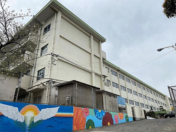 北九州市立本城中学校（2102m）