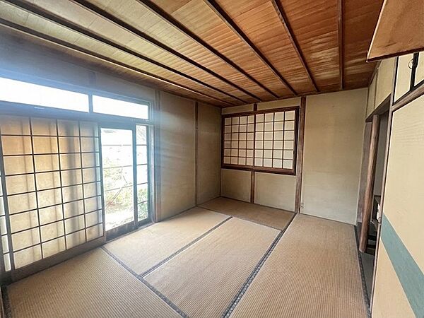 AIで家具消しを行っています。