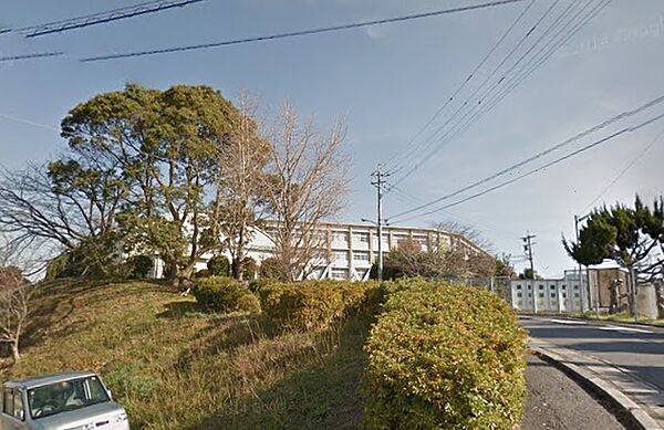 中間市立中間東中学校（843m）