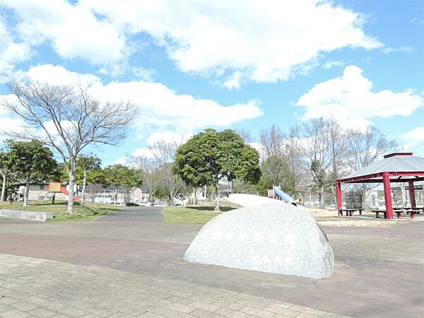 徳吉中央公園（800m）