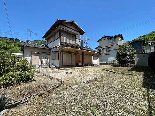日当たりの良い広い庭が付いています♪