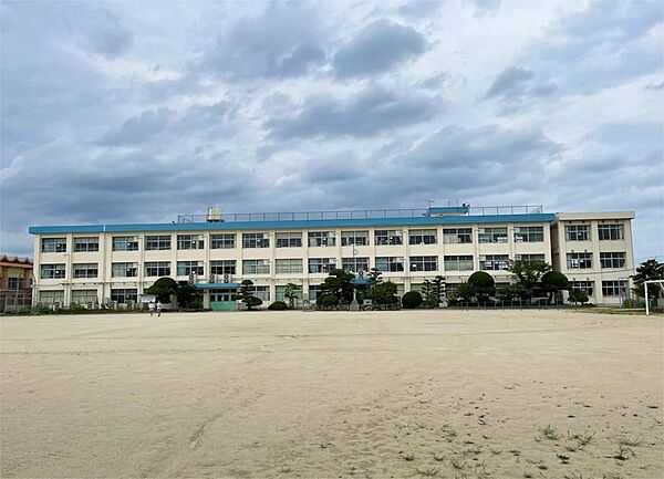 行橋市立今川小学校（320m）