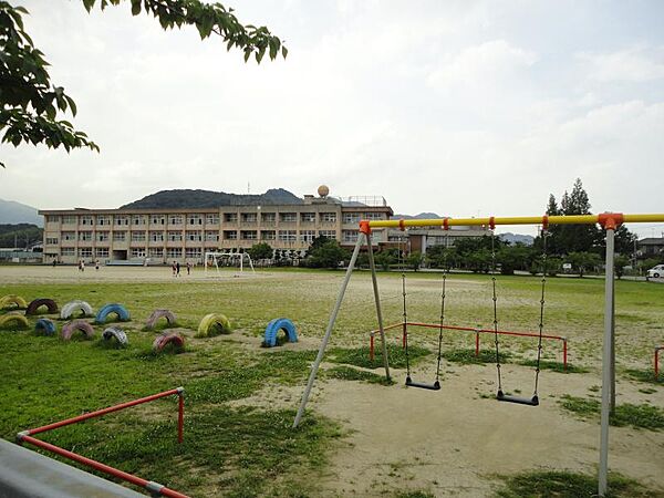 行橋市立行橋北小学校（1096m）