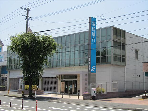 福岡銀行三ケ森支店（903m）