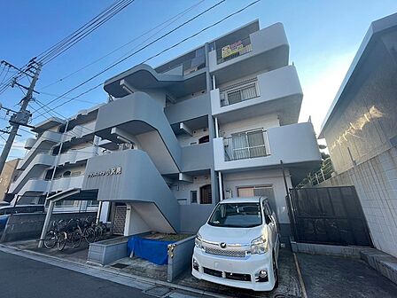 3面バルコニー付きで通風良好！人気の角部屋です！