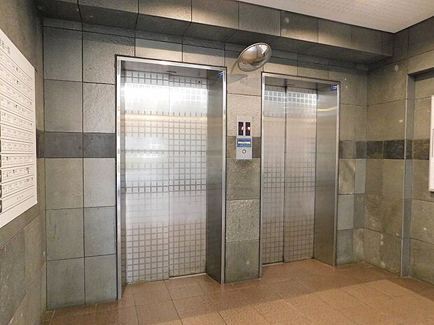 エレベーター2基付きです